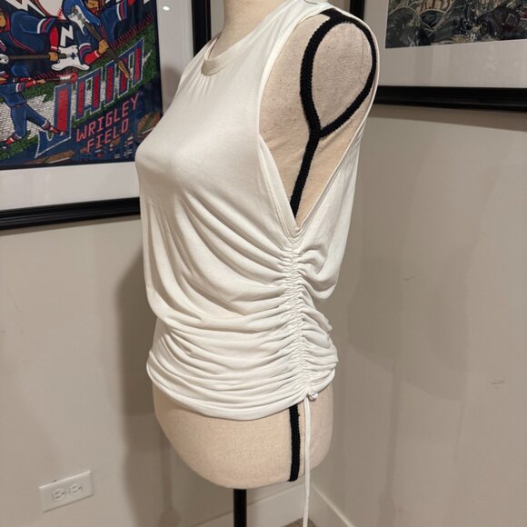 Alice + Olivia - CHRISSY CREWNECK RUCHED CROP TOP - size L - Picture 4 of 4